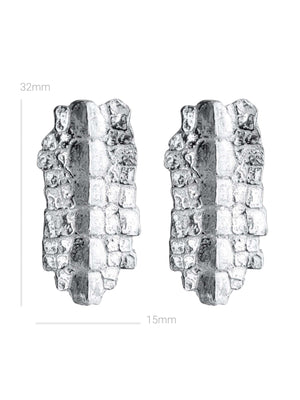 
            
                Load image into Gallery viewer, Wide Iguana Crest Earrings Silver
            
        